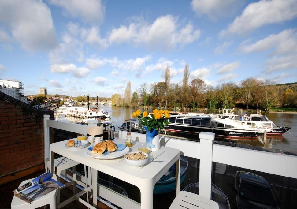 The Oars - Riverfront Property Henley-on-Thames Exterior foto