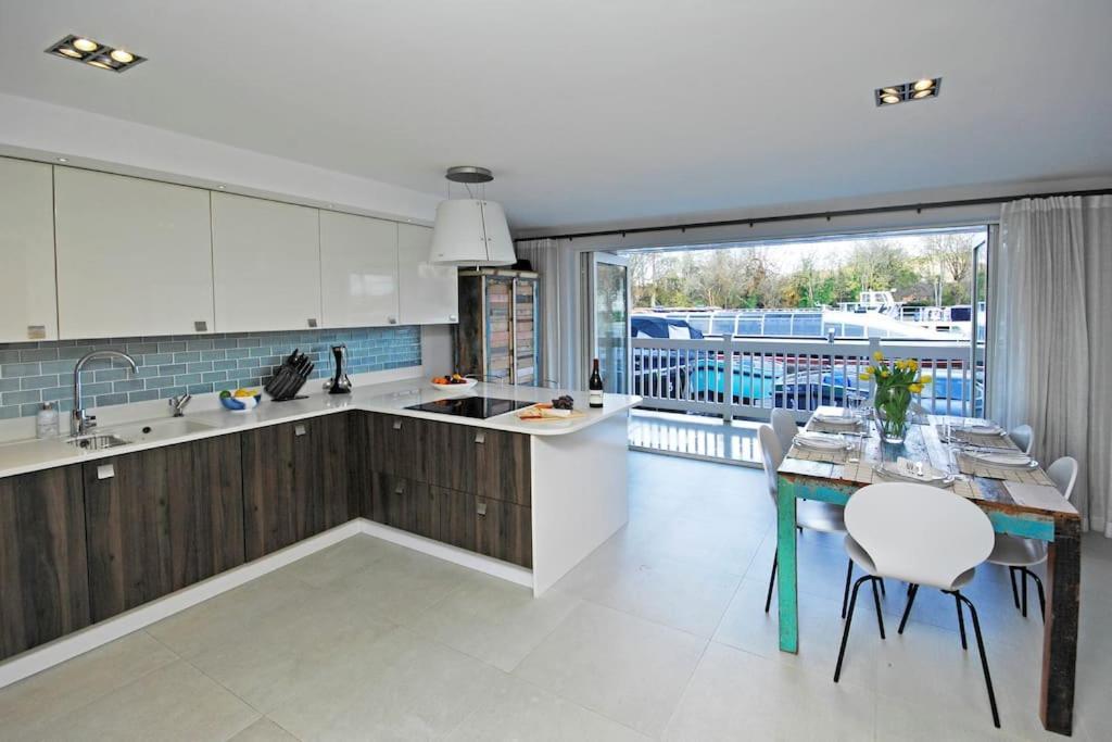 The Oars - Riverfront Property Henley-on-Thames Exterior foto