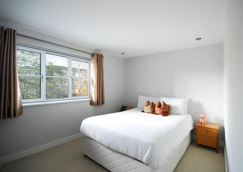 The Oars - Riverfront Property Henley-on-Thames Exterior foto